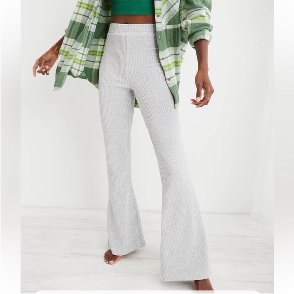 Aerie Groove On Grey Velour Ribbed Flare Waffle Knit Pants Size Medium Long - Picture 1 of 6